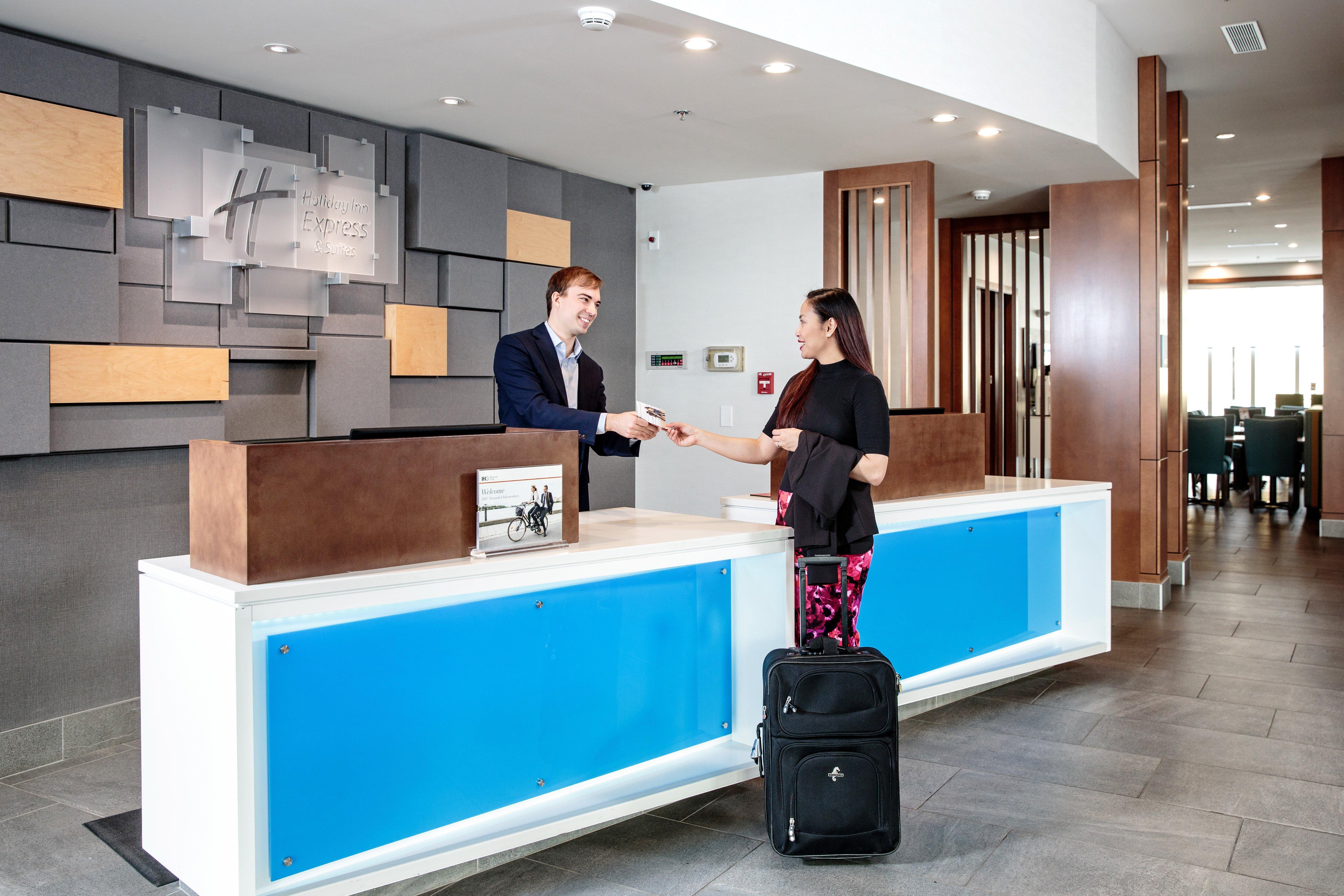 Holiday Inn Express & Suites - West Edmonton-Mall Area By Ihg 3*