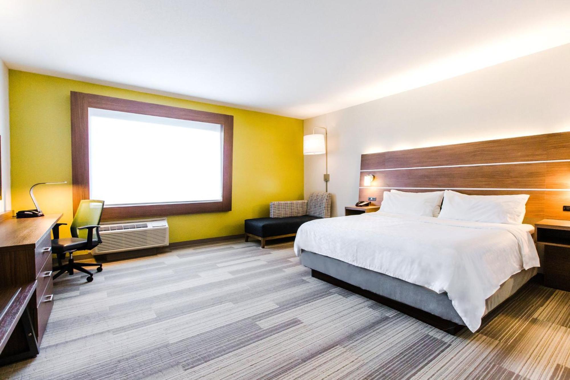 Holiday Inn Express & Suites - West Edmonton-Mall Area By Ihg Hotel