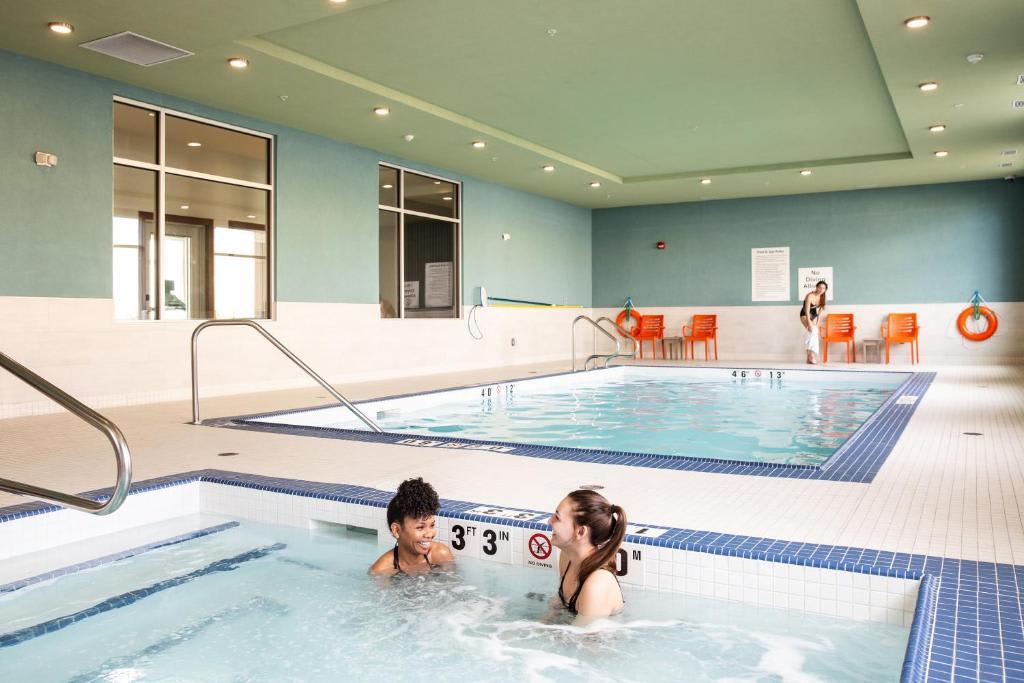 Holiday Inn Express & Suites - West Edmonton-Mall Area By Ihg Hotel Edmonton