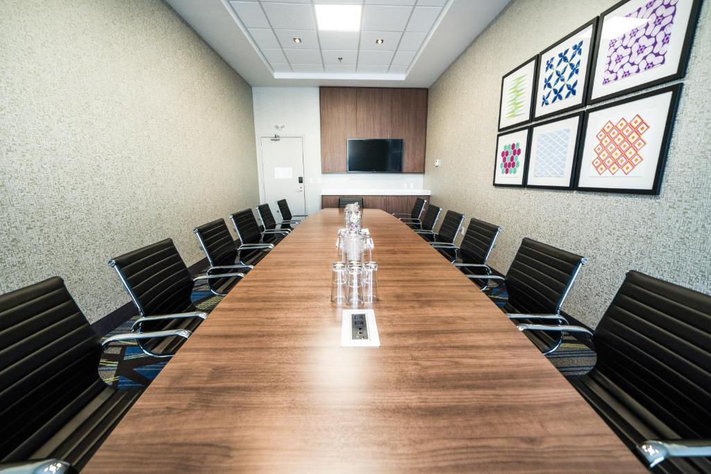 Hotel Holiday Inn Express & Suites - West Edmonton-Mall Area By Ihg